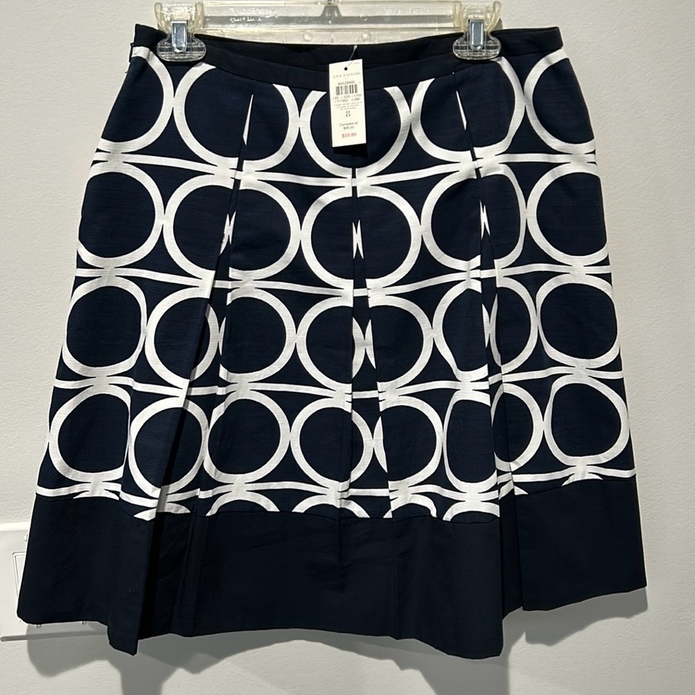 Ann Taylor Navy Pleated Skirt Size 8